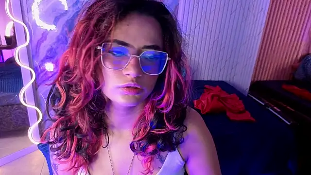 kristen tay online show from April 28, 2:49 am