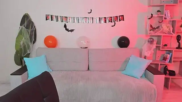 GabriellaMays online show from October 17, 5:10 am