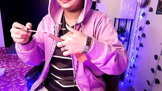 megancatluna online show from January 13, 4:18 am