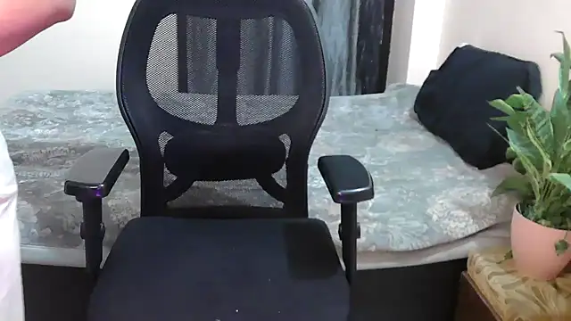 megancatluna online show from March 14, 5:13 am