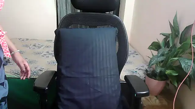 Snapshot of megancatluna chatting on April 4, 4:22 am megancatluna online show from April 4, 4:22 am