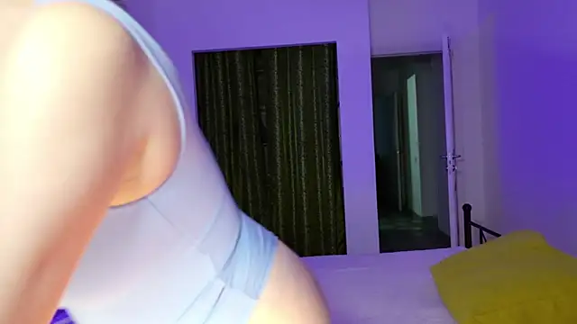 RaileReed online show from December 19, 1:40 pm