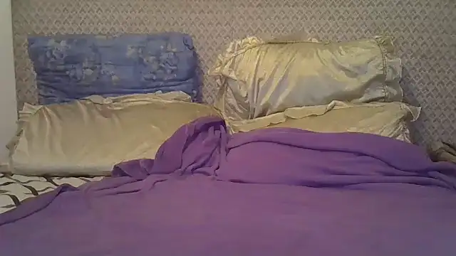 ChloeBab online show from December 18, 1:50 pm