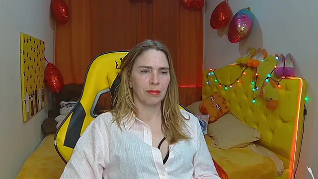 TessaDaybreak online show from March 7, 4:44 pm