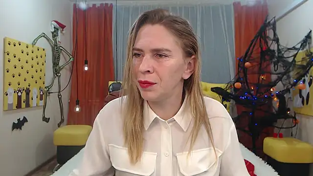 TessaDaybreak online show from October 11, 6:56 am