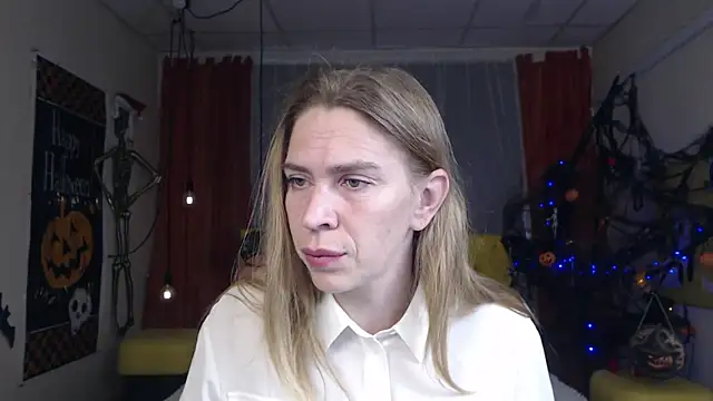 TessaDaybreak online show from October 14, 6:25 am