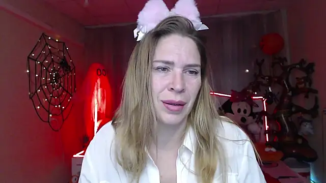 TessaDaybreak online show from October 29, 8:05 am