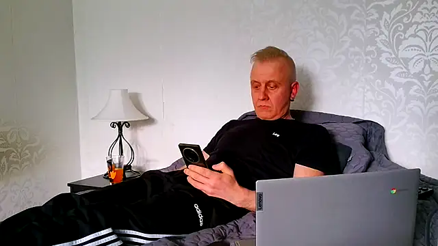 Snapshot of Teemu chatting on June 18, 3:05 pm Teemu online show from June 18, 3:05 pm