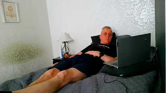 Snapshot of Teemu chatting on June 20, 3:26 pm Teemu online show from June 20, 3:26 pm