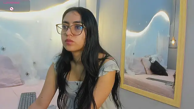 Snapshot of lucelly_15 chatting on November 3, 11:55 am lucelly 15 online show from November 3, 11:55 am