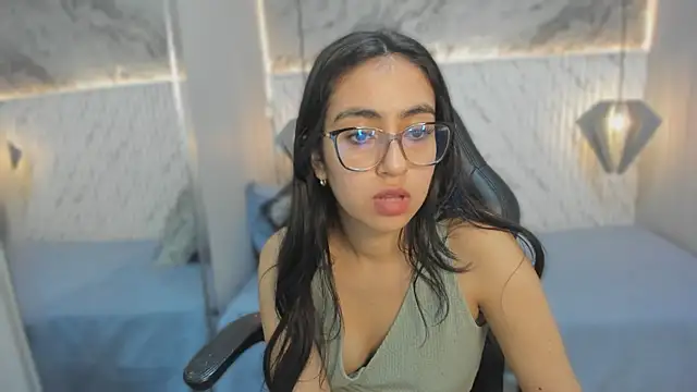 Snapshot of lucelly_15 chatting on November 7, 11:43 am lucelly 15 online show from November 7, 11:43 am