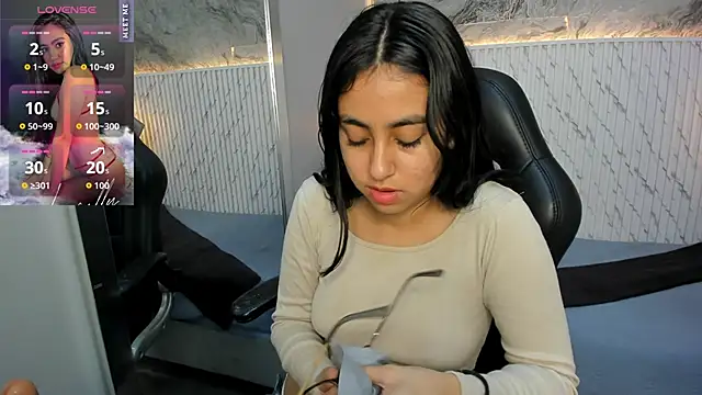 Snapshot of lucelly_15 chatting on December 3, 11:52 am lucelly 15 online show from December 3, 11:52 am