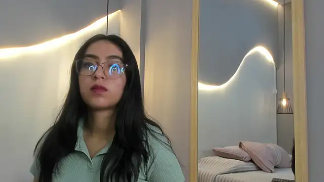 Snapshot of lucelly_15 chatting on January 17, 11:37 am lucelly 15 online show from January 17, 11:37 am