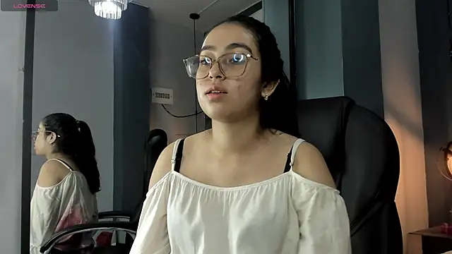 Snapshot of lucelly_15 chatting on February 1, 11:53 am lucelly 15 online show from February 1, 11:53 am