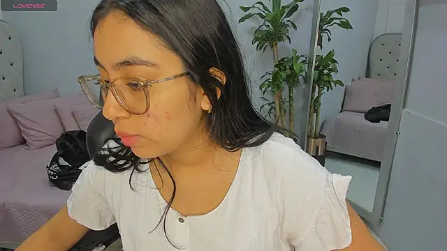 Snapshot of lucelly_15 chatting on February 26, 11:42 am lucelly 15 online show from February 26, 11:42 am