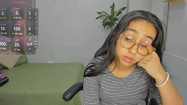 Snapshot of lucelly_15 chatting on March 6, 11:39 am lucelly 15 online show from March 6, 11:39 am