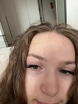 -Amora online show from June 25, 11:15 am
