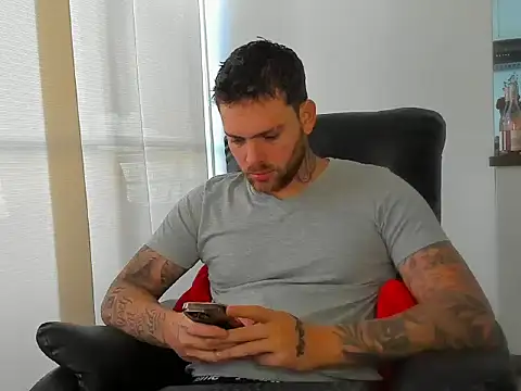 Snapshot of arnold_bekam chatting on April 22, 1:01 pm arnold bekam online show from April 22, 1:01 pm