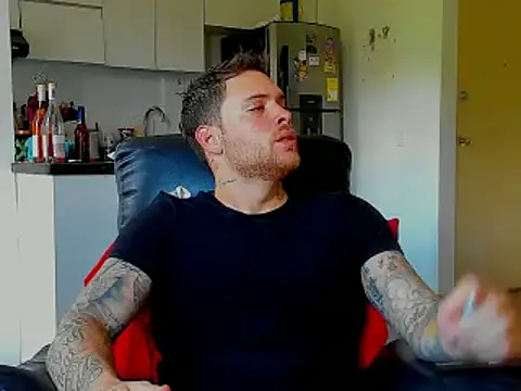 Snapshot of arnold_bekam chatting on May 3, 3:51 pm arnold bekam online show from May 3, 3:51 pm