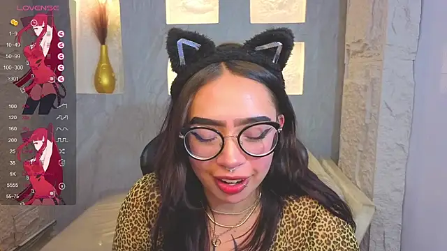 Snapshot of Anni_acker_b chatting on December 17, 3:12 am Anni acker b online show from December 17, 3:12 am