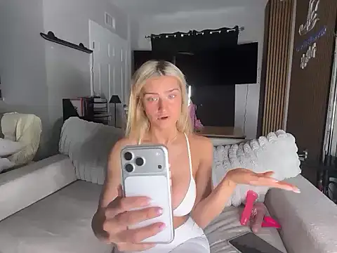 meggsworld online show from February 24, 3:21 pm