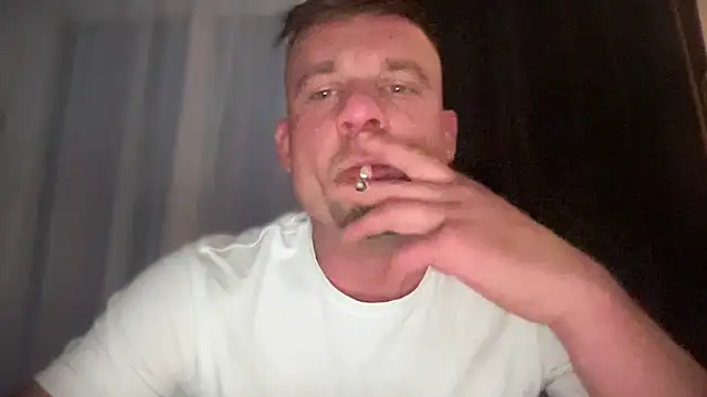 Snapshot of Hagener985 chatting on May 18, 7:31 pm Hagener985 online show from May 18, 7:31 pm