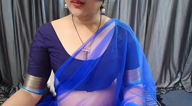 Snapshot of goldiwets chatting on February 15, 6:55 am goldiwets online show from February 15, 6:55 am