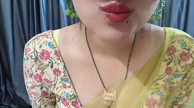 Snapshot of goldiwets chatting on March 11, 3:59 am goldiwets online show from March 11, 3:59 am