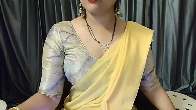 Snapshot of goldiwets chatting on October 10, 2:10 am goldiwets online show from October 10, 2:10 am