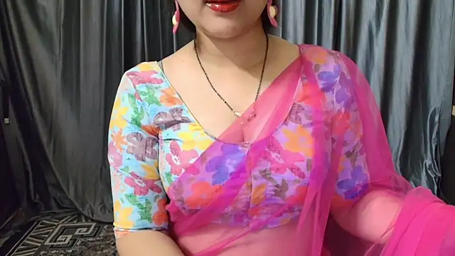 Snapshot of goldiwets chatting on October 11, 2:11 am goldiwets online show from October 11, 2:11 am