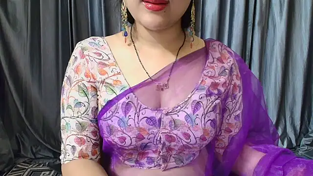 Snapshot of goldiwets chatting on October 13, 2:22 am goldiwets online show from October 13, 2:22 am