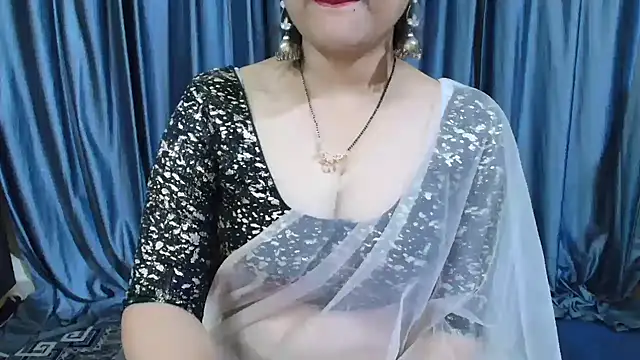 Snapshot of goldiwets chatting on November 25, 5:07 am goldiwets online show from November 25, 5:07 am