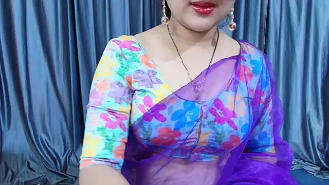 Snapshot of goldiwets chatting on December 5, 4:10 am goldiwets online show from December 5, 4:10 am