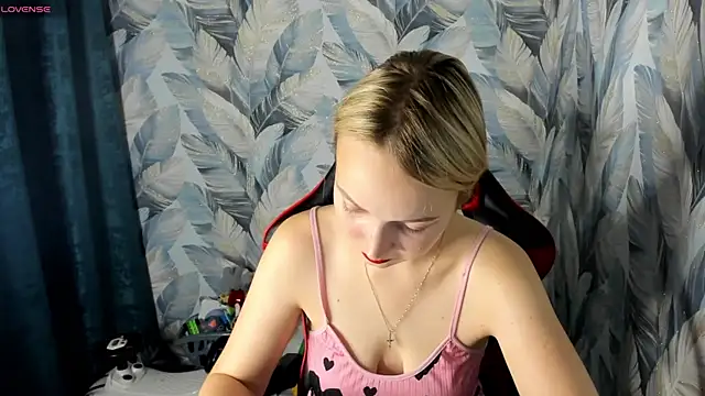 stella leex online show from November 6, 5:58 pm