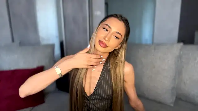 alissadreams online show from June 15, 1:46 pm