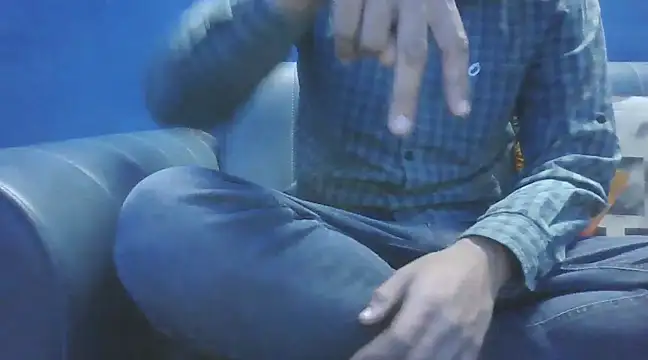 love me you online show from February 19, 2:44 pm