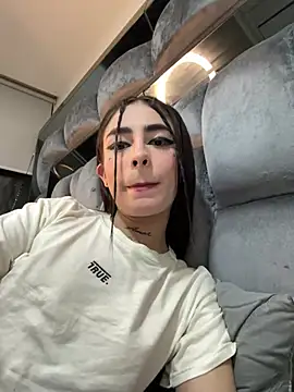 Snapshot of candycami19 chatting on February 23, 4:50 am candycami19 online show from February 23, 4:50 am