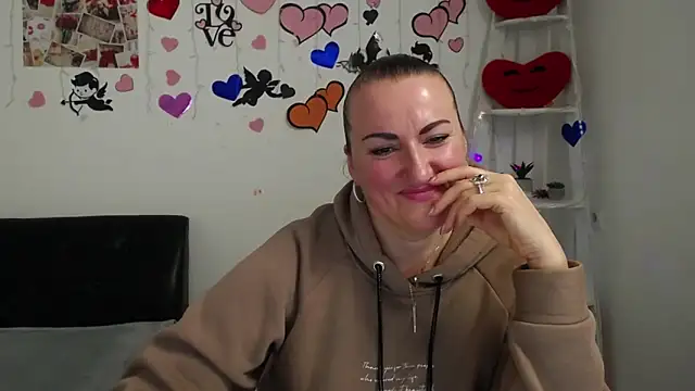 Snapshot of DianaMGG chatting on February 28, 12:09 pm DianaMGG online show from February 28, 12:09 pm