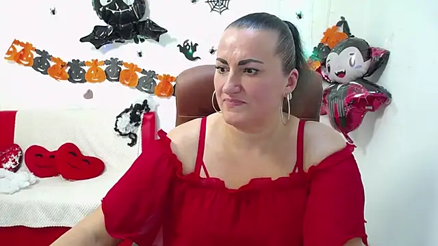 Snapshot of DianaMGG chatting on October 24, 6:48 pm DianaMGG online show from October 24, 6:48 pm