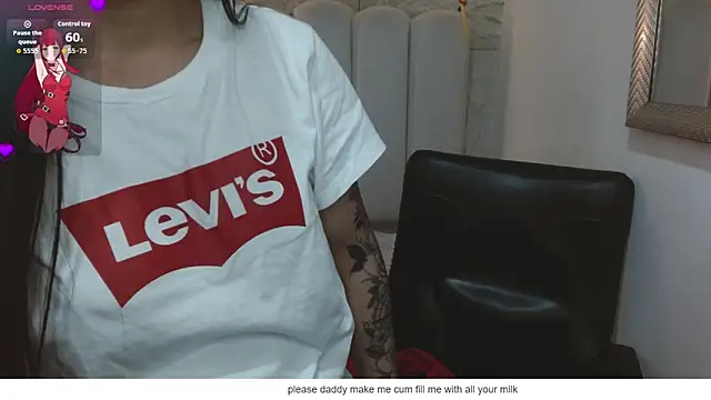 Snapshot of camilah_tk chatting on June 15, 12:18 pm camilah tk online show from June 15, 12:18 pm