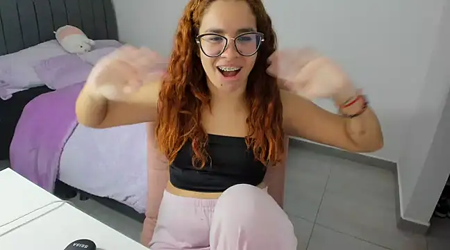 Snapshot of Greciaruiz_ chatting on March 3, 11:46 pm Greciaruiz online show from March 3, 11:46 pm
