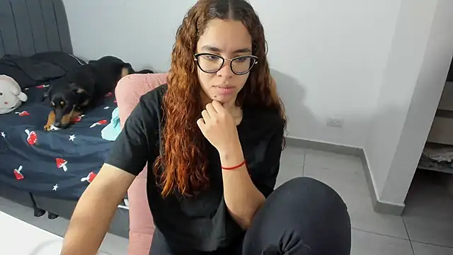 Snapshot of Greciaruiz_ chatting on October 25, 9:53 pm Greciaruiz online show from October 25, 9:53 pm