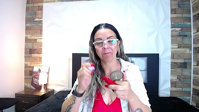 Snapshot of Azaahara_ chatting on March 18, 10:57 am Azaahara online show from March 18, 10:57 am