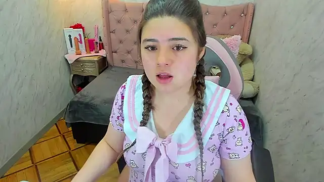 Lianngrace online show from April 2, 2:37 pm