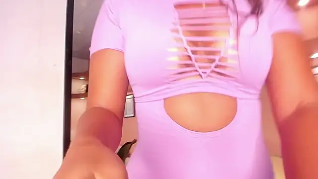 Snapshot of SofiaBennett_ chatting on May 22, 1:06 pm SofiaBennett online show from May 22, 1:06 pm