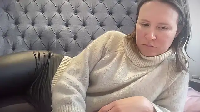 Snapshot of eatmypie69 chatting on January 13, 11:04 am eatmypie69 online show from January 13, 11:04 am