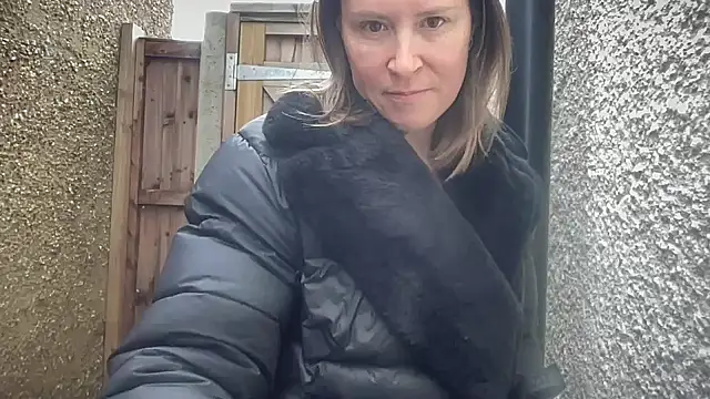 Snapshot of eatmypie69 chatting on February 2, 9:52 am eatmypie69 online show from February 2, 9:52 am