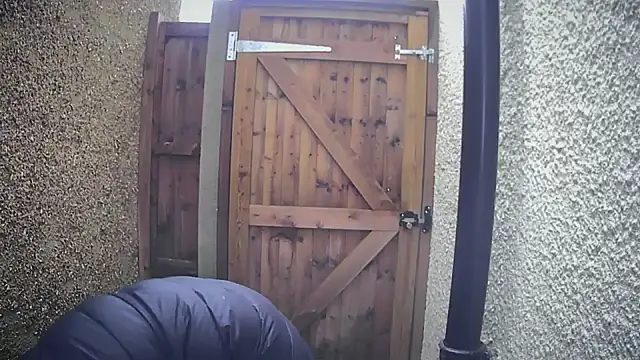 Snapshot of eatmypie69 chatting on February 6, 11:35 am eatmypie69 online show from February 6, 11:35 am