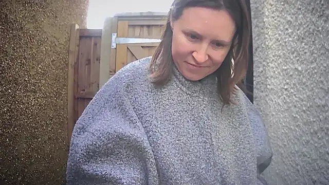 Snapshot of eatmypie69 chatting on February 9, 10:19 am eatmypie69 online show from February 9, 10:19 am