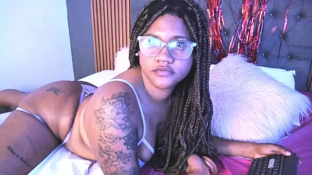 ZahraRose online show from February 15, 4:01 pm